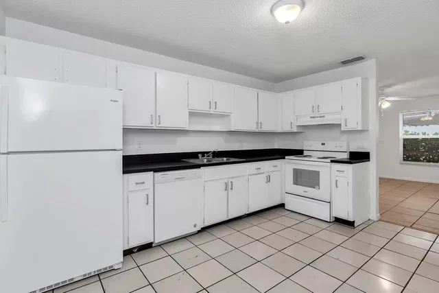 Downtown West Palm Beach Unit B photo 10