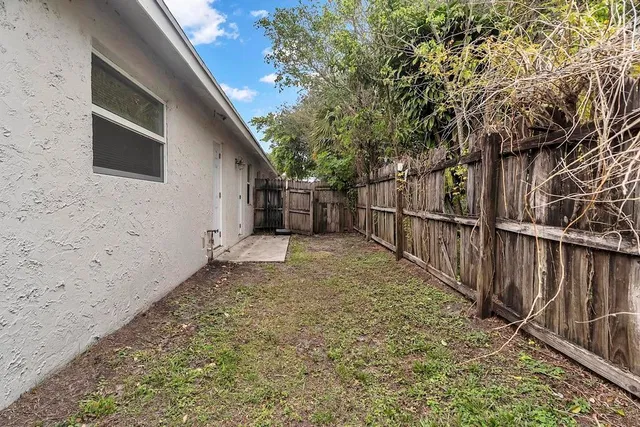 Downtown West Palm Beach Unit B photo 19