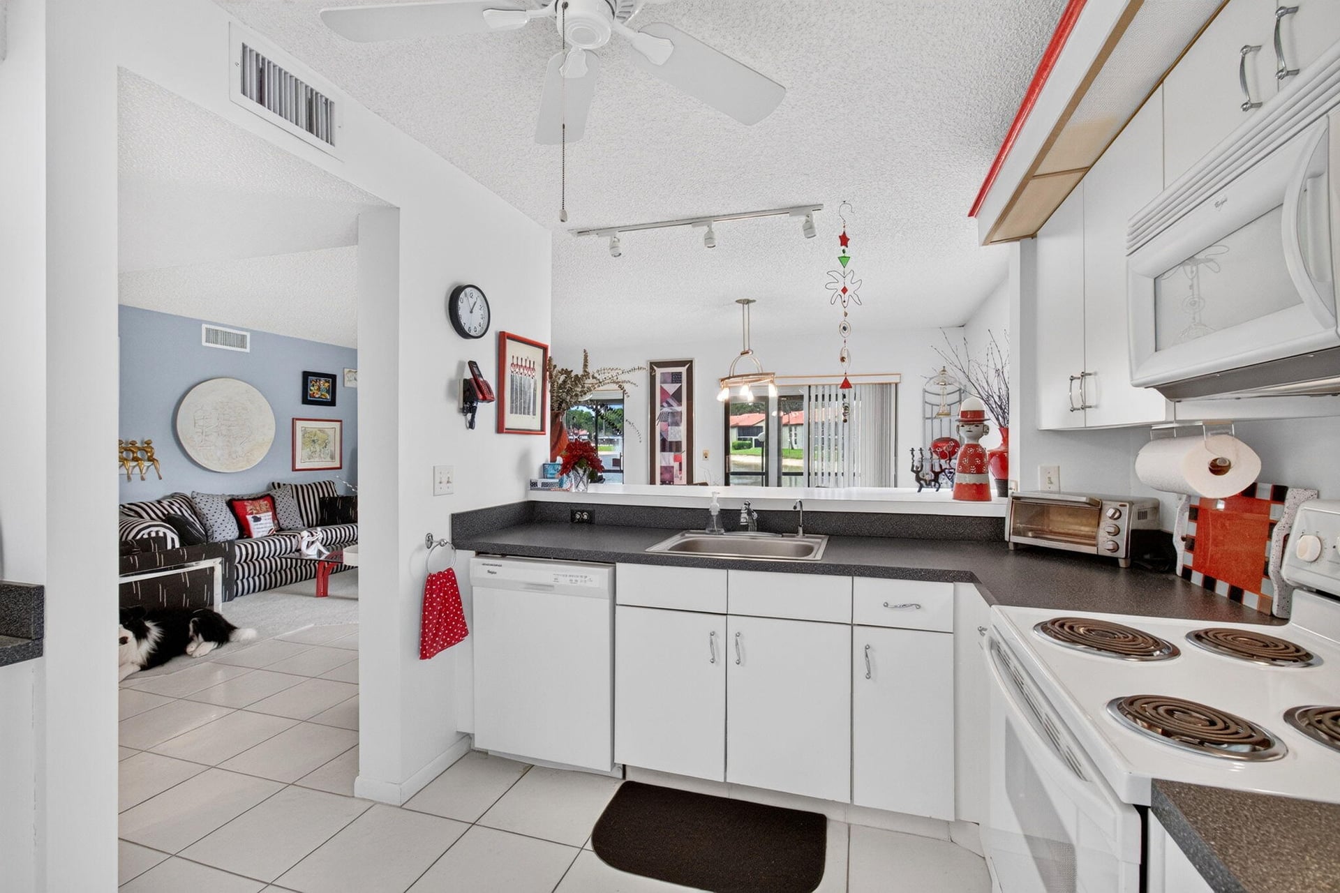 Unit 102 photo 23