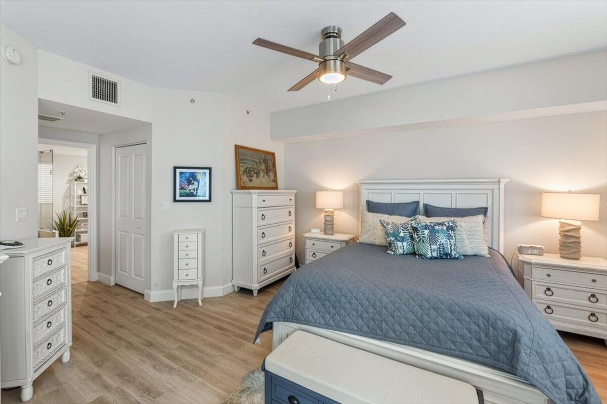 Harborage Yacht Club Unit 201 photo 18
