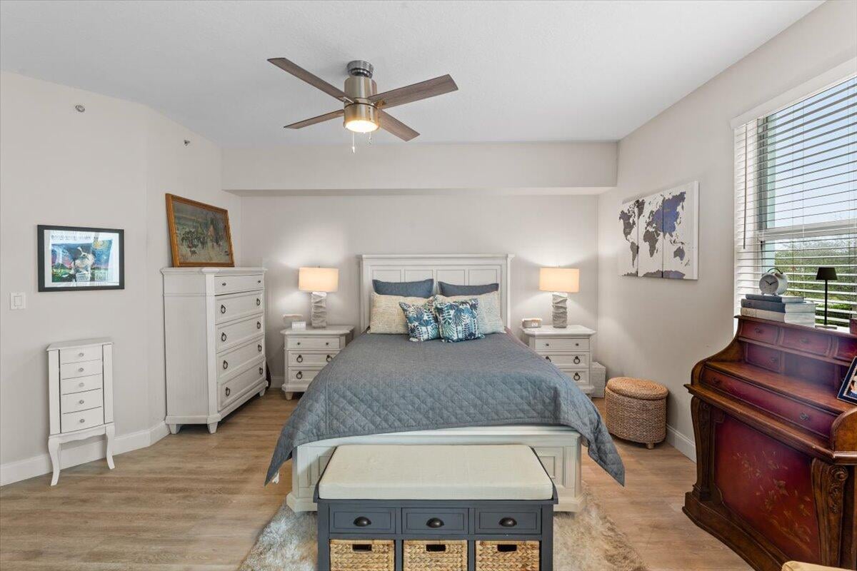 Harborage Yacht Club Unit 201 photo 20