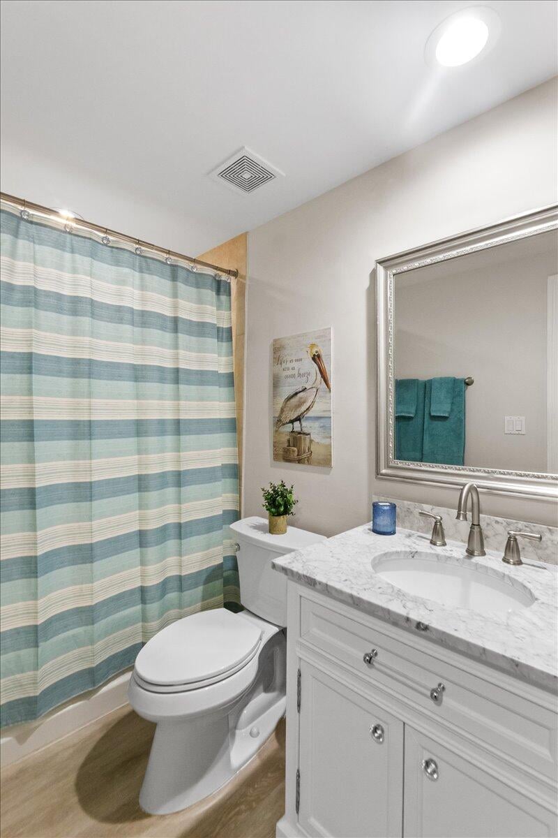 Harborage Yacht Club Unit 201 photo 25