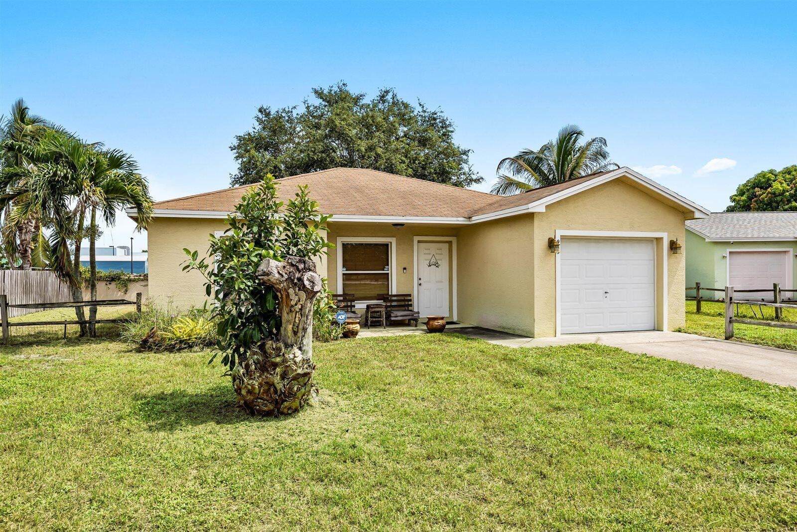 Residence photo 3