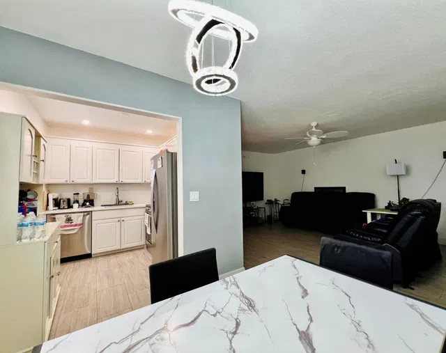  Residence photo 4