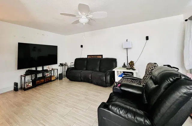  Residence photo 5
