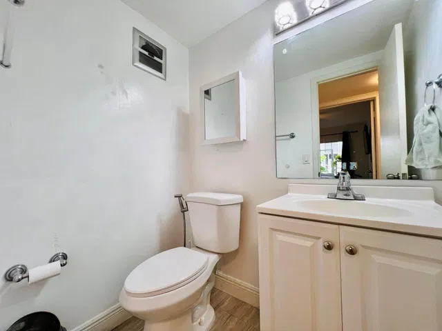  Residence photo 8