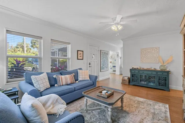 Residence photo 3