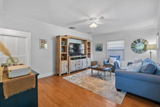 Residence photo 5