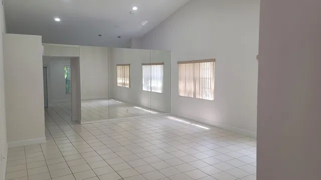 Residence photo 9