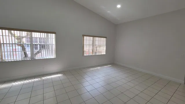 Residence photo 10