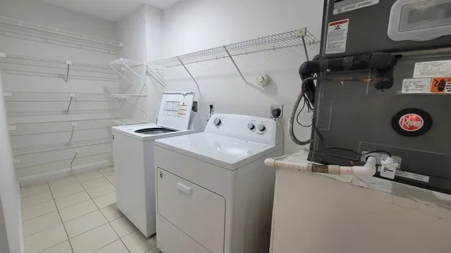 Residence photo 12