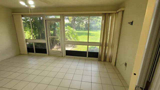 Residence photo 20