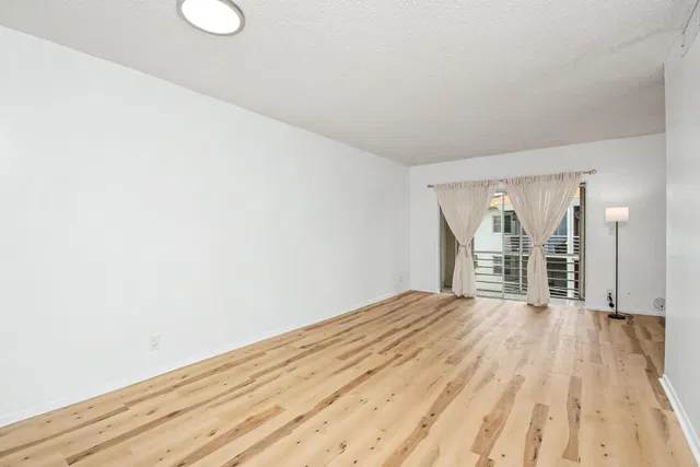Unit 3140 photo 6