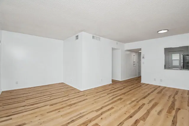Unit 3140 photo 9