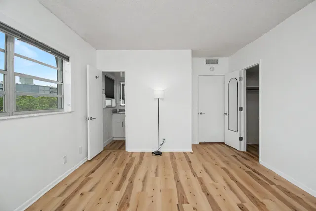 Unit 3140 photo 13