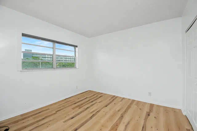 Unit 3140 photo 16
