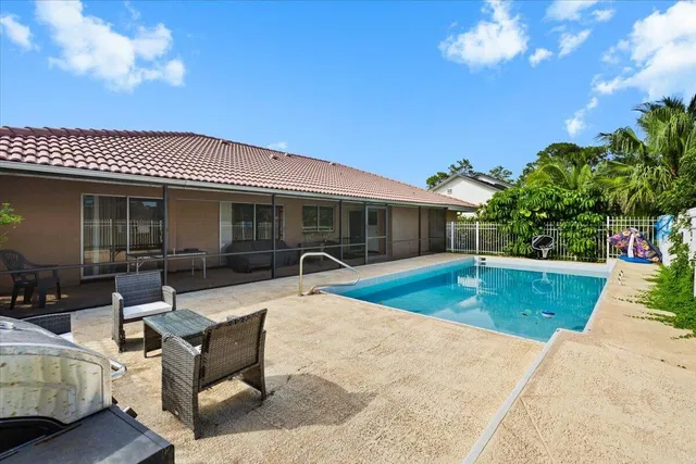 Residence photo 2