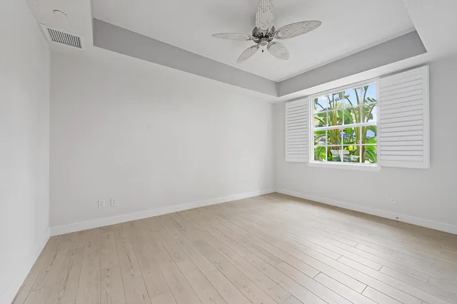 Residence photo 12