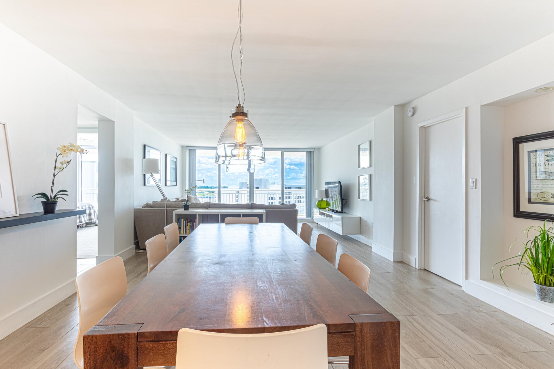Barclay Condo Unit 818 photo 2