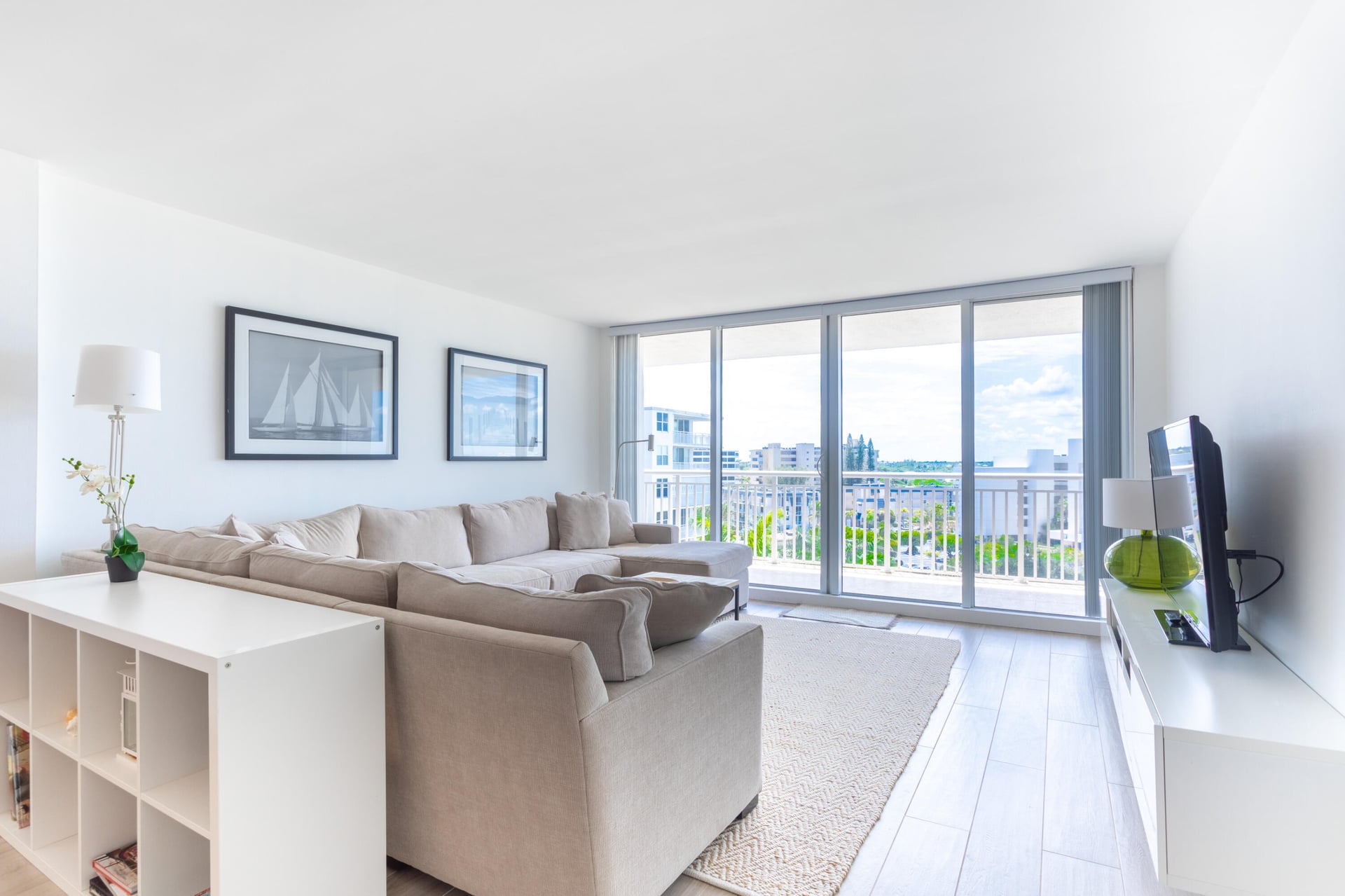 Barclay Condo Unit 818 photo 5