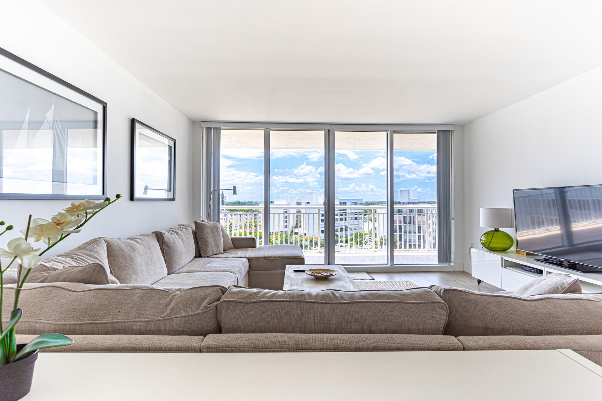 Barclay Condo Unit 818 photo 8