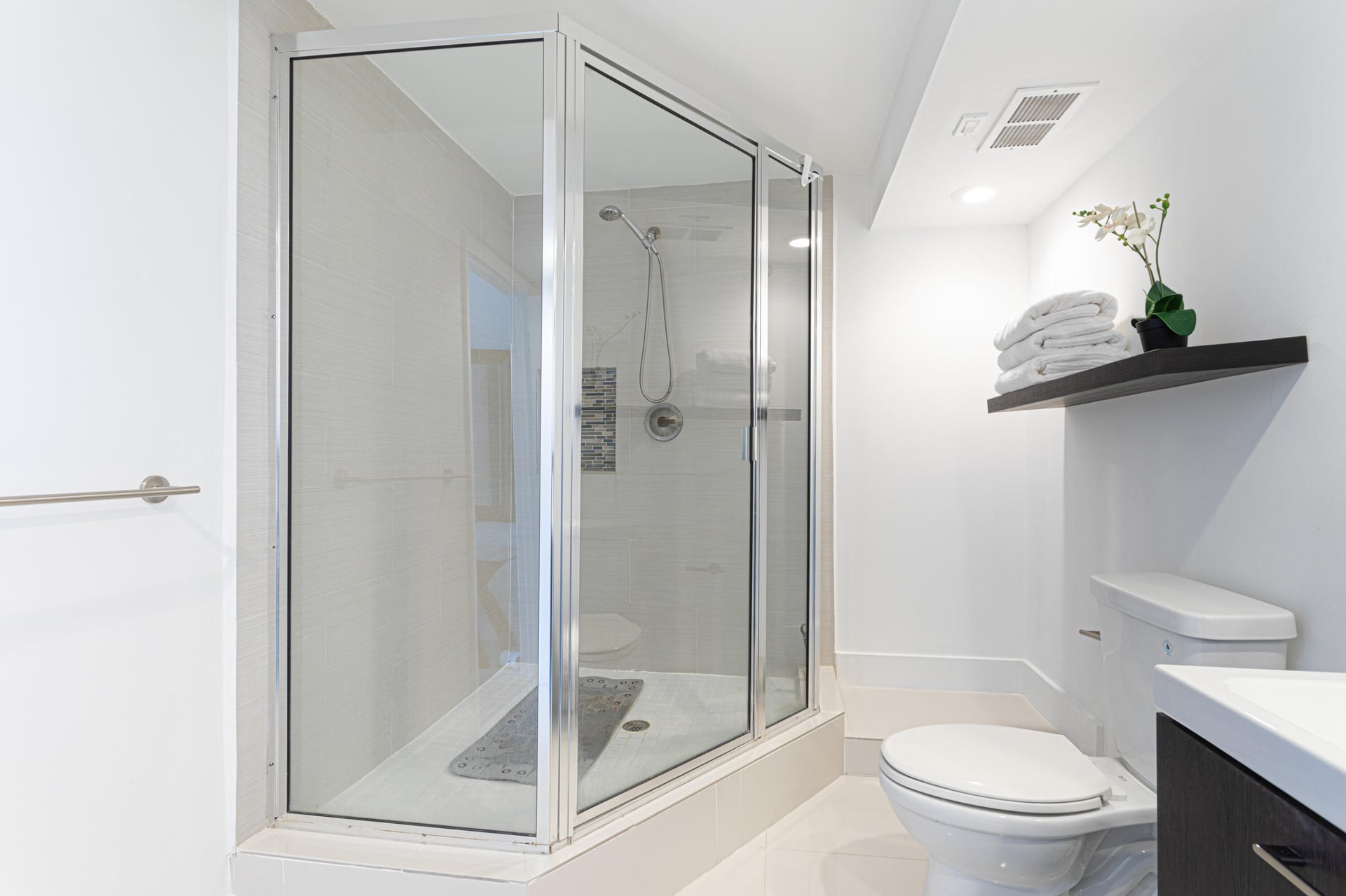 Barclay Condo Unit 818 photo 12