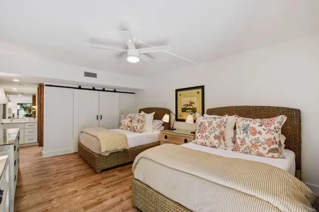 Unit 230 photo 13