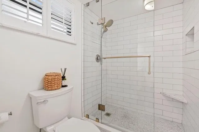 Unit 230 photo 15
