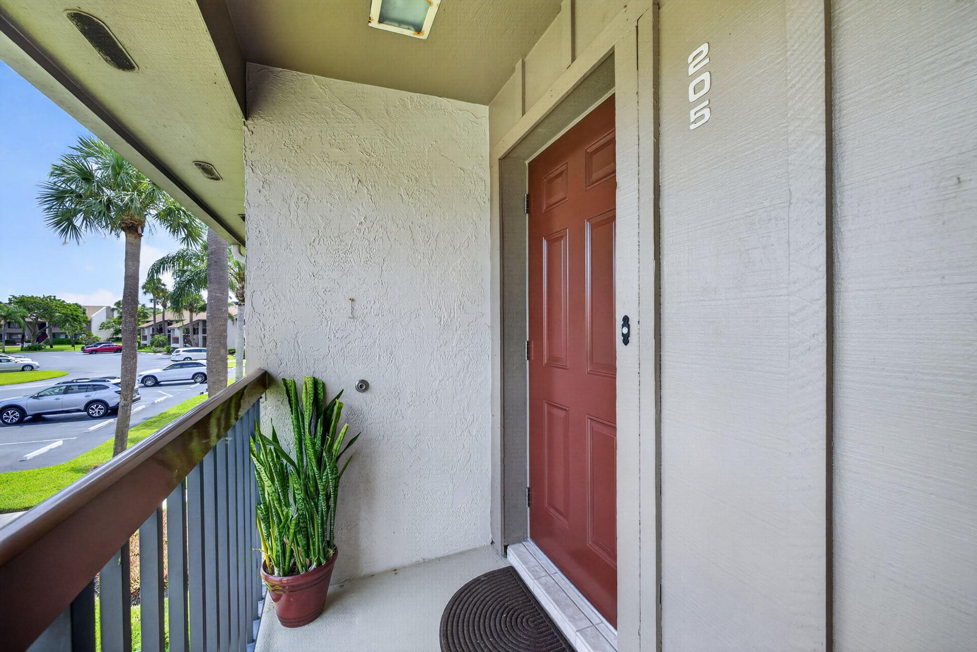 Unit 10-205 photo 4