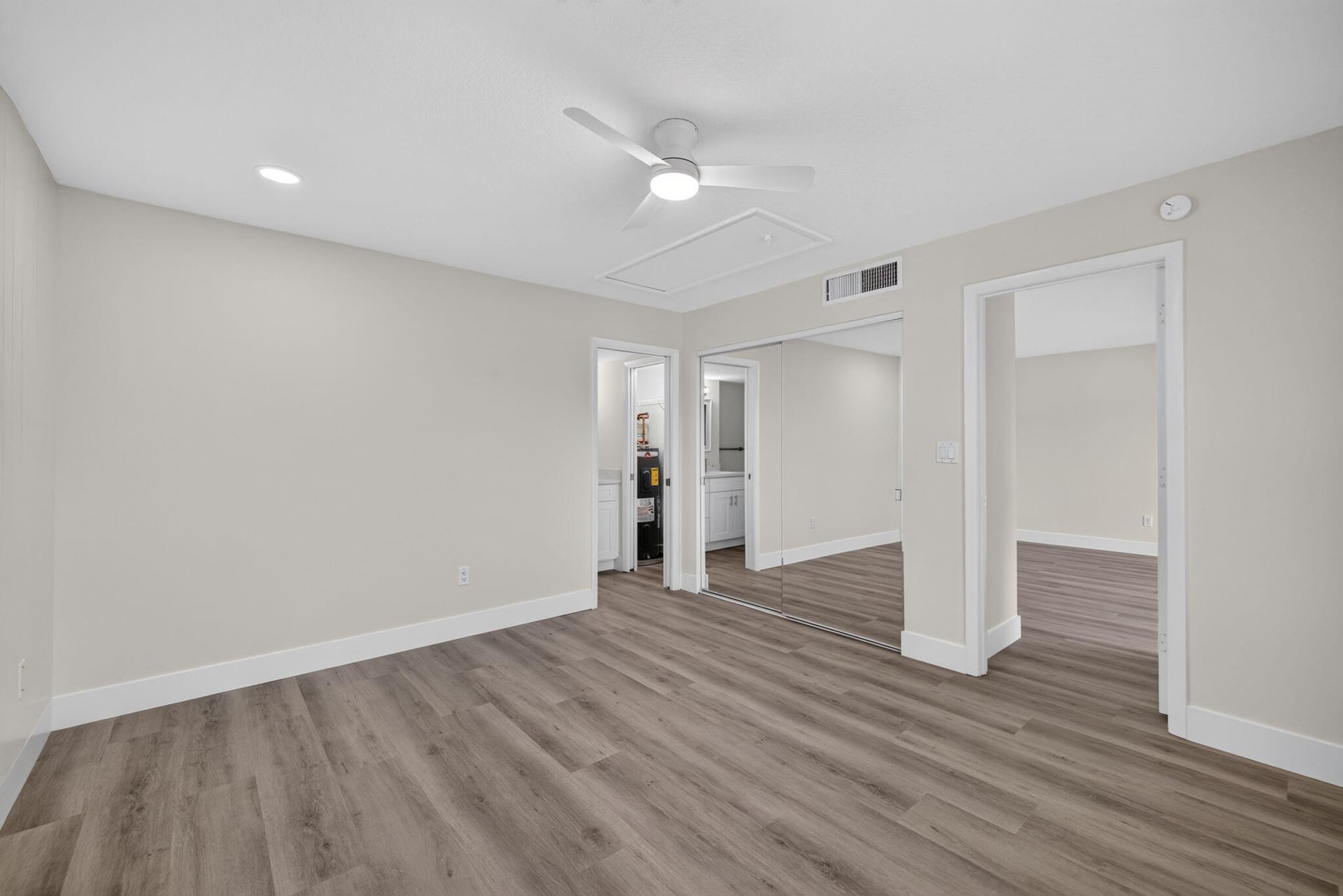 Unit 10-205 photo 17