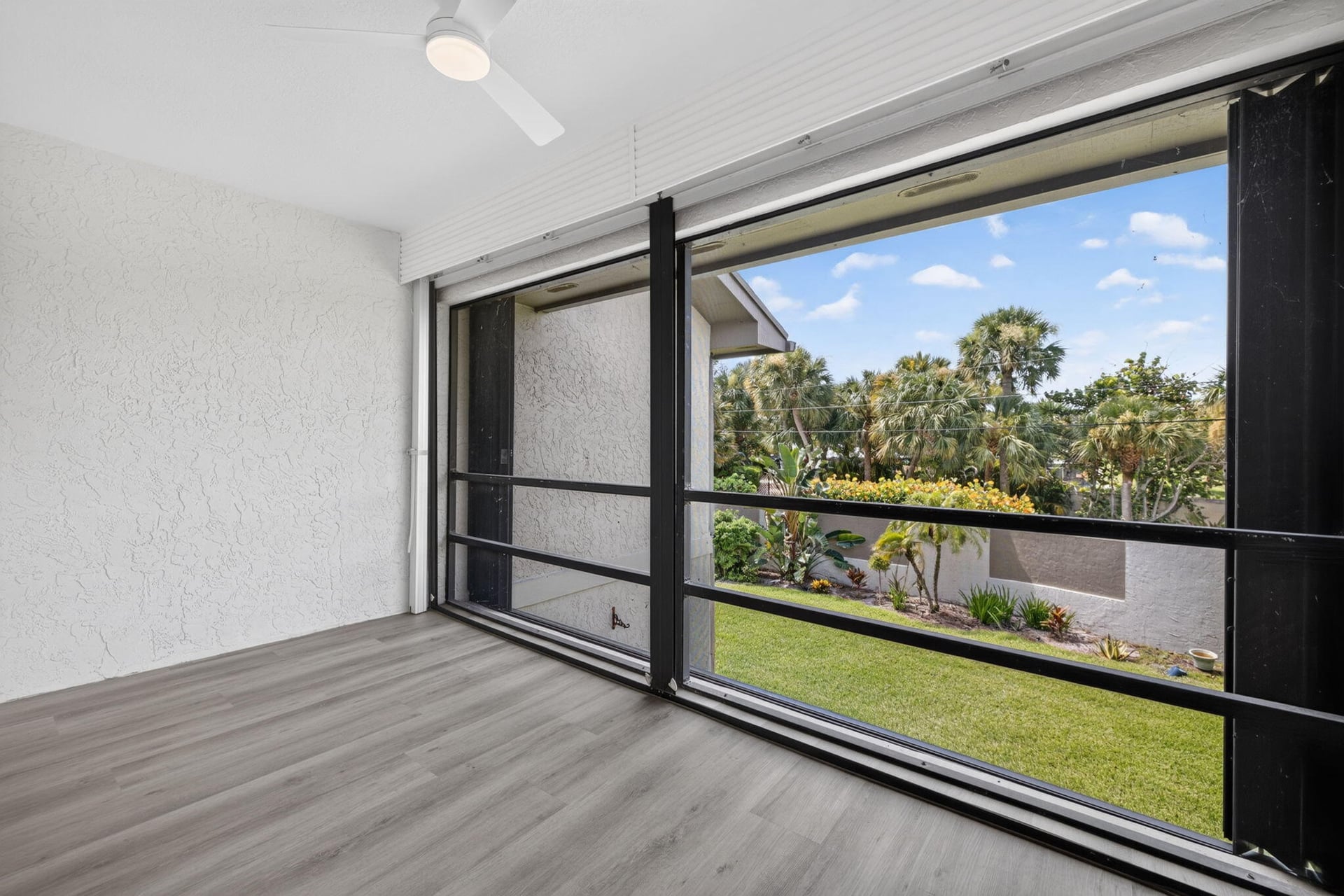 Unit 10-205 photo 28