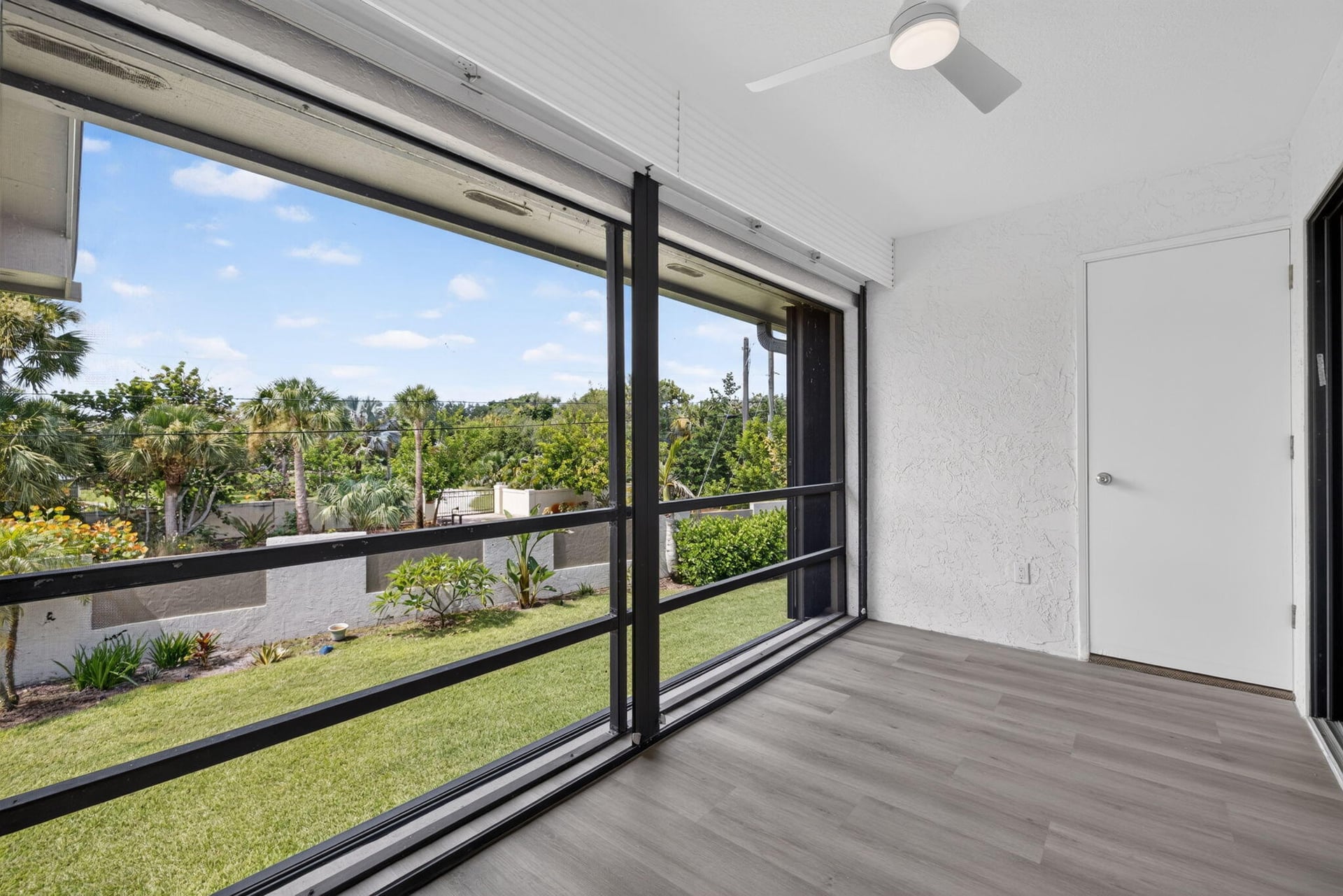 Unit 10-205 photo 31
