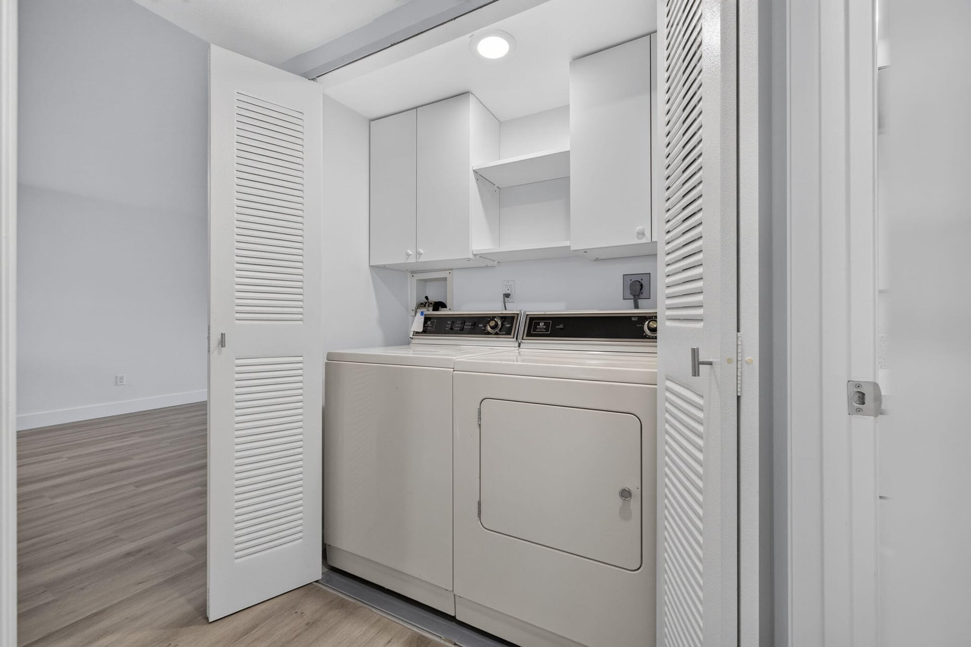 Unit 10-205 photo 32