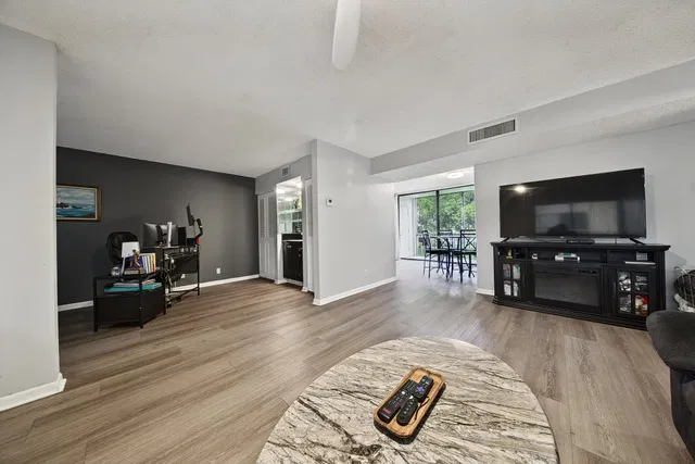 Unit 214 photo 3
