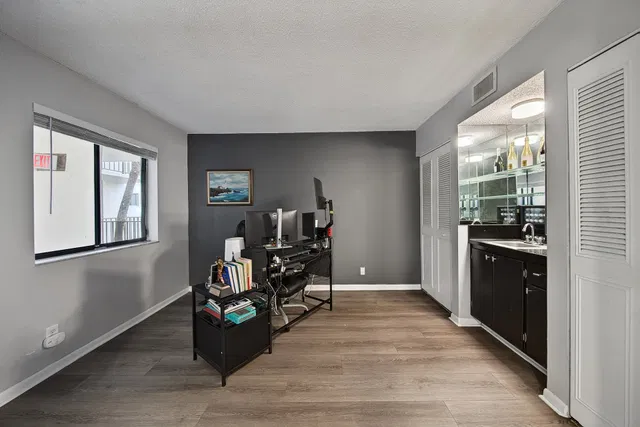 Unit 214 photo 5