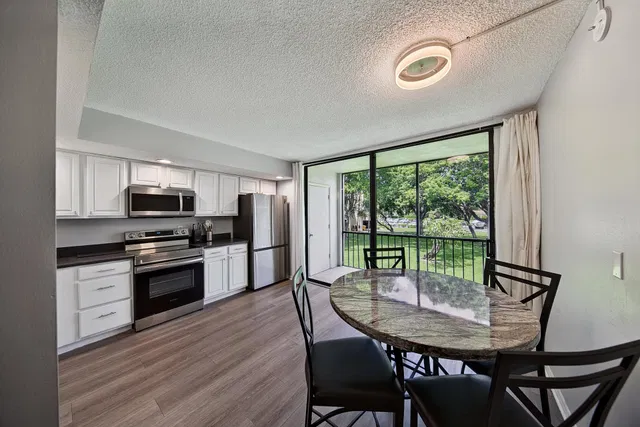Unit 214 photo 10