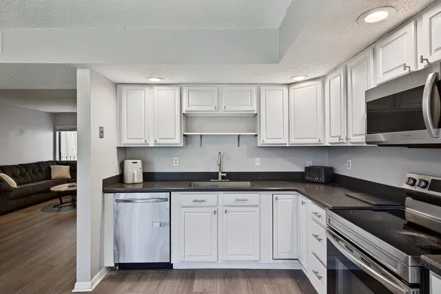 Unit 214 photo 12