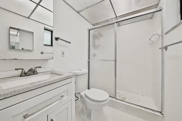 Unit 214 photo 18