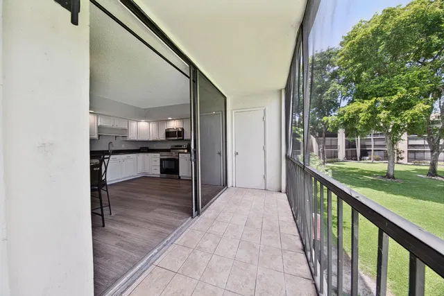 Unit 214 photo 23