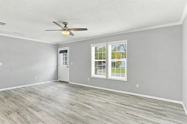 Residence photo 6