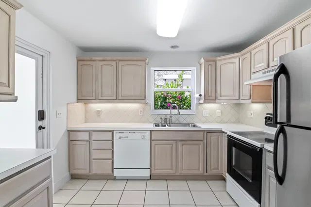 Residence photo 5