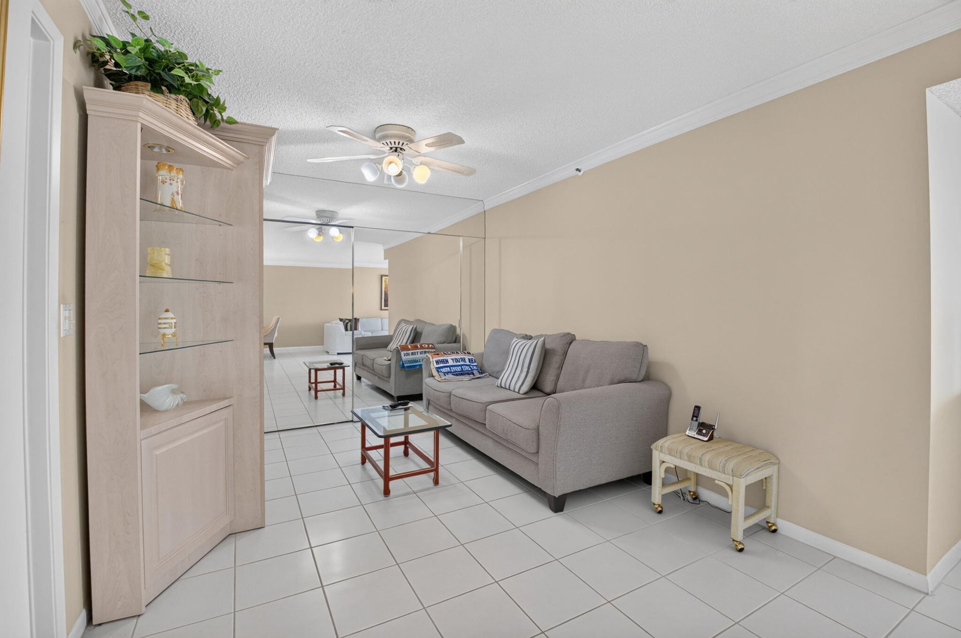 Unit 309 photo 9