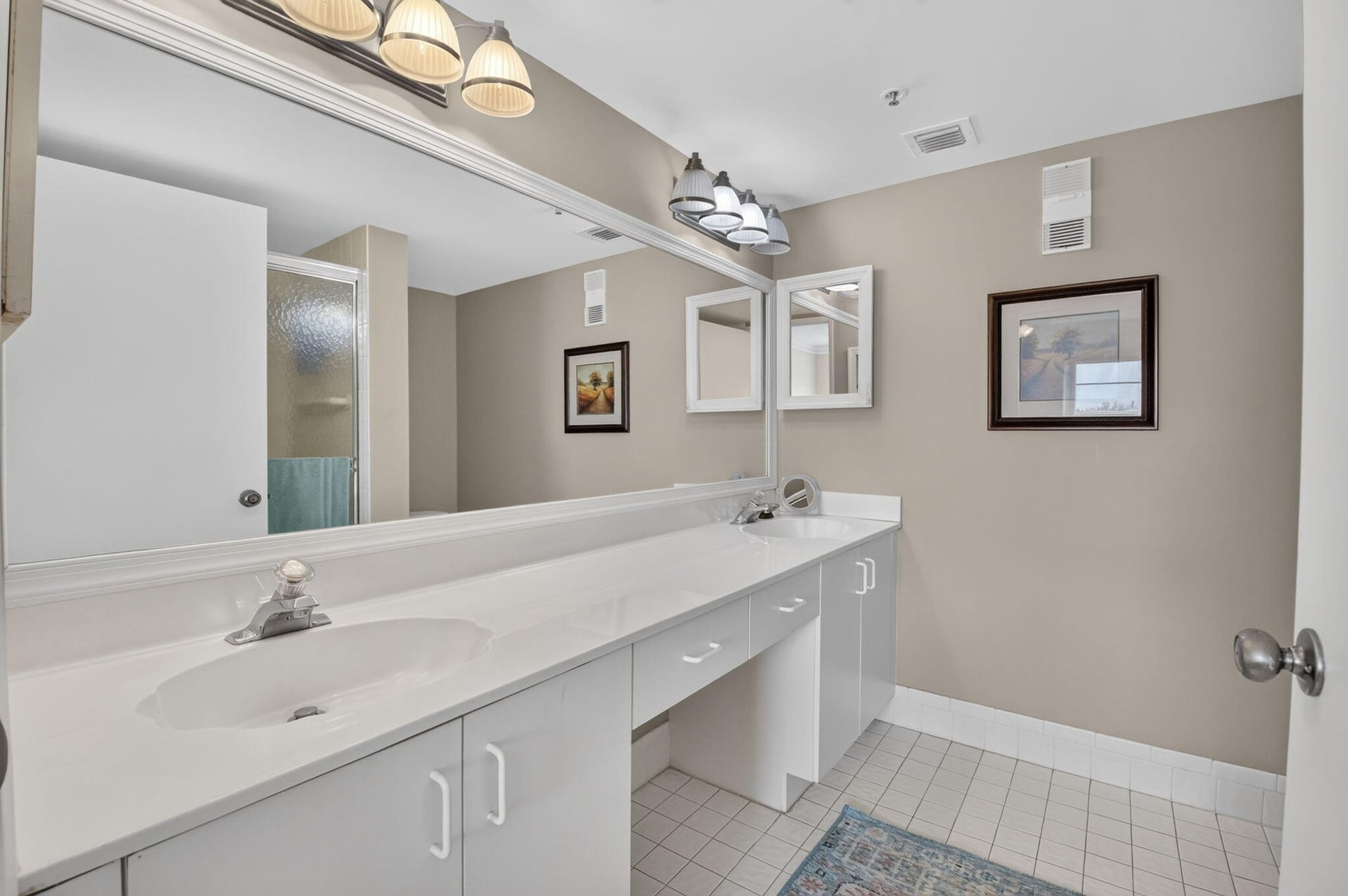 Unit 309 photo 18