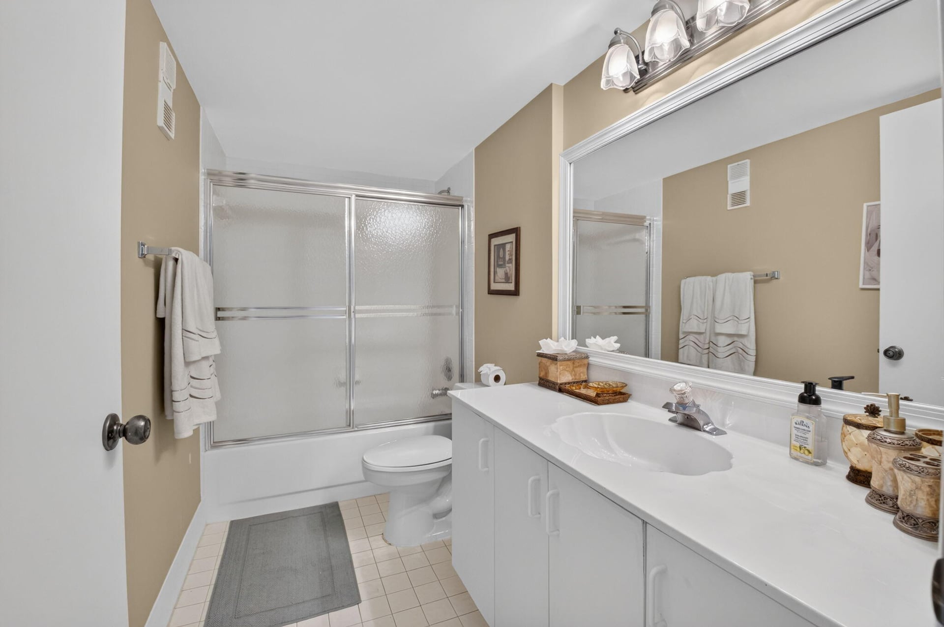 Unit 309 photo 21