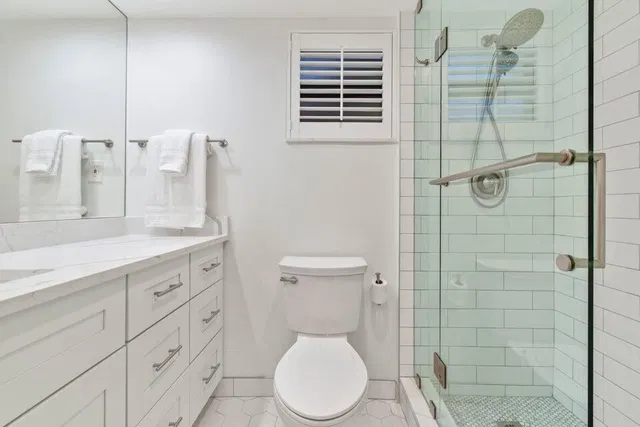 Unit 231 photo 9