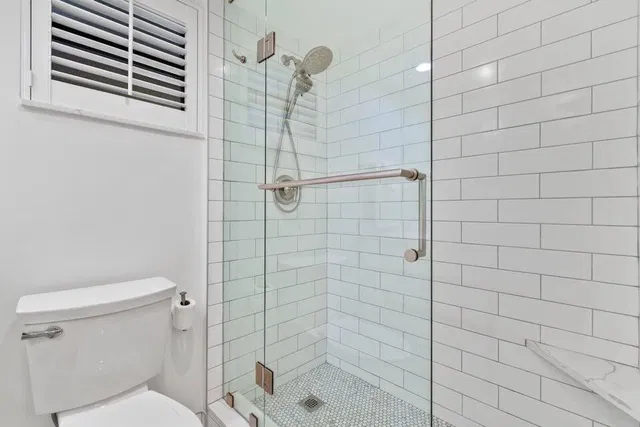 Unit 231 photo 11
