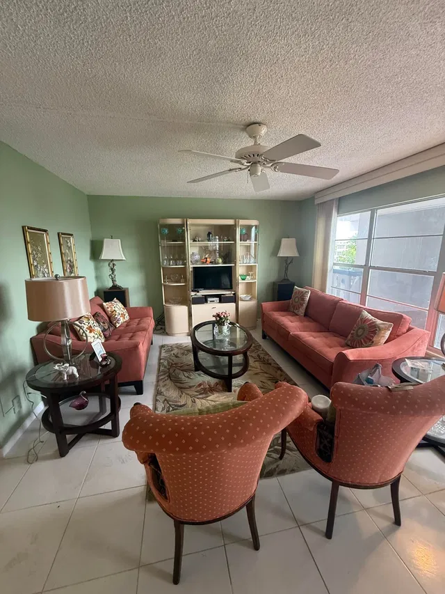 Residence photo 5