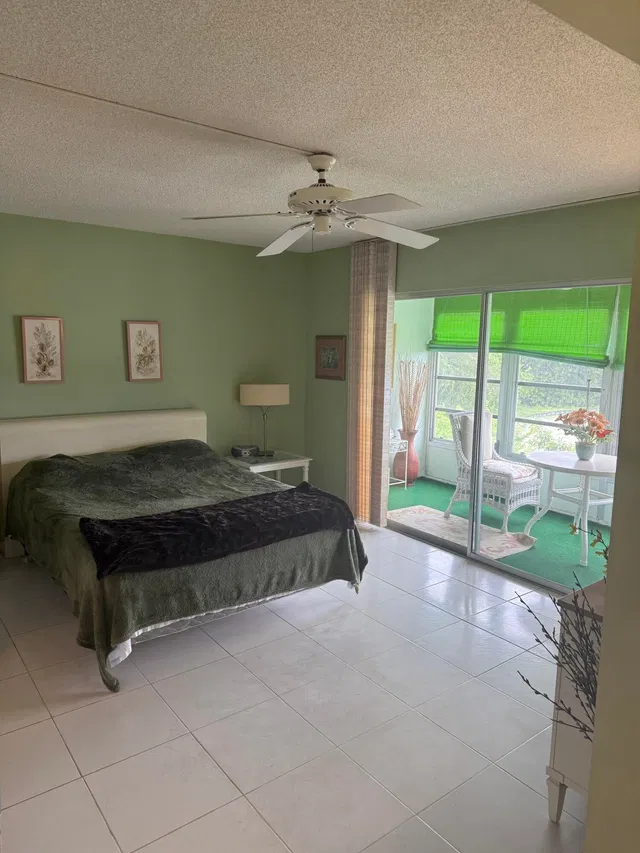 Residence photo 12