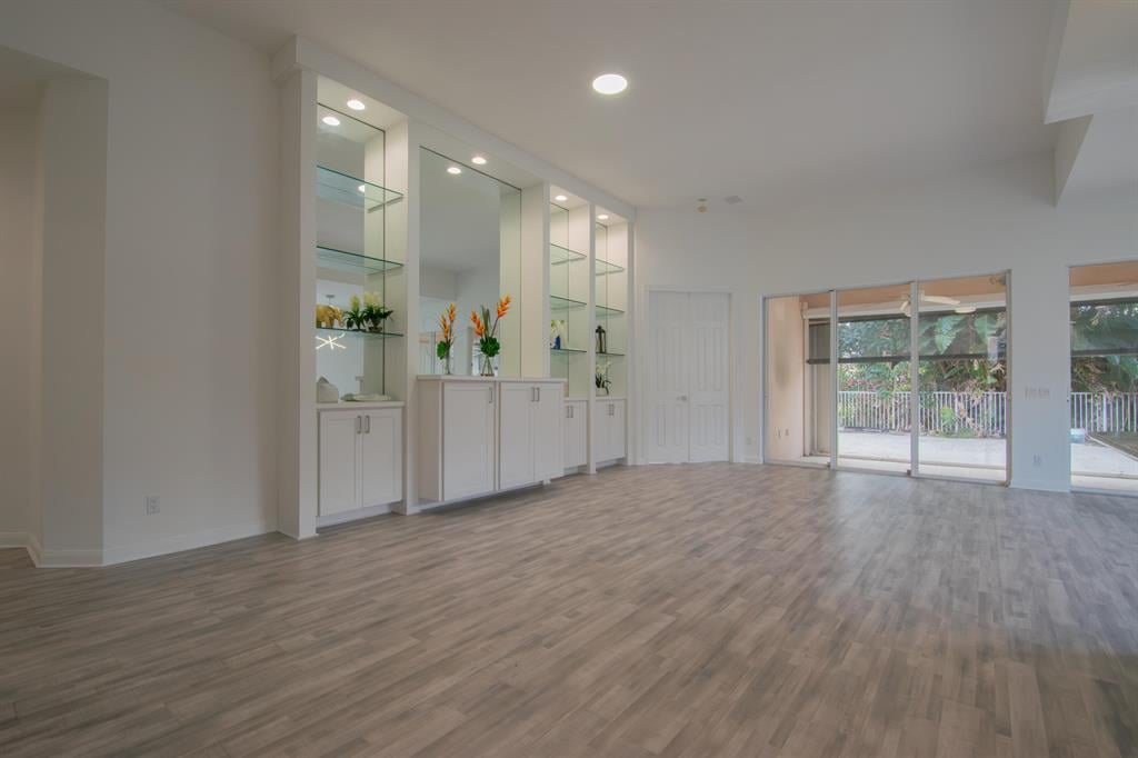 Residence photo 3