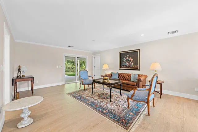 Residence photo 2